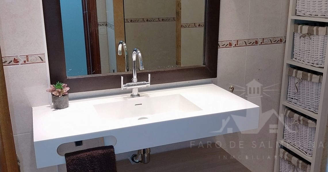 inmobiliariafarodesalmedina1ñ