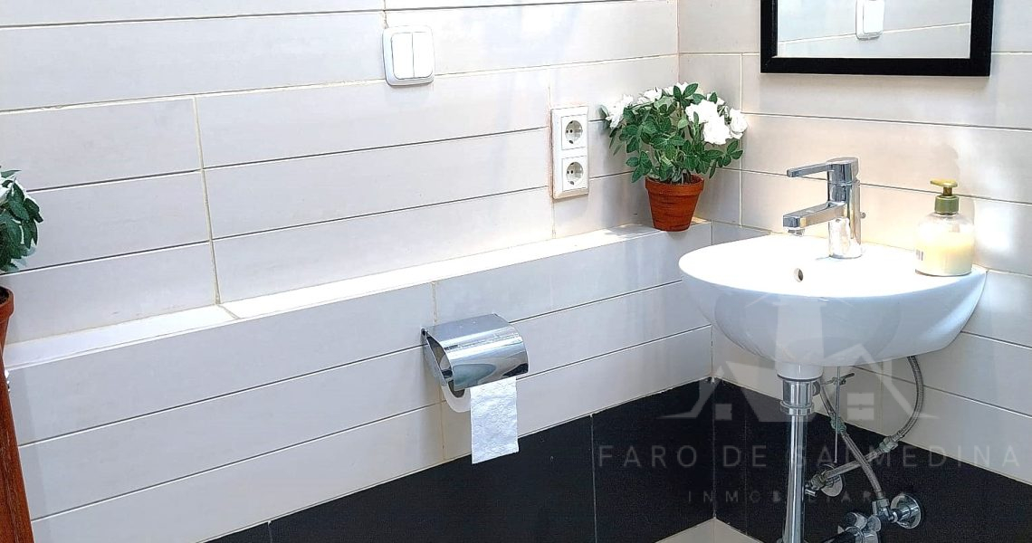 inmobiliariafarodesalmedina2a