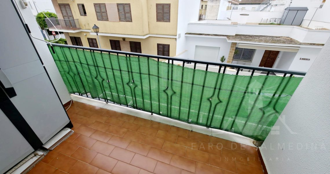 inmobiliariafarodesalmedina1d