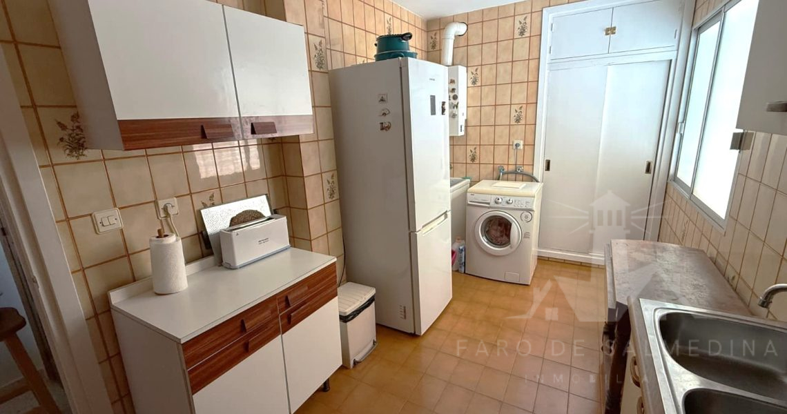 inmobiliariafarodesalmedina1h