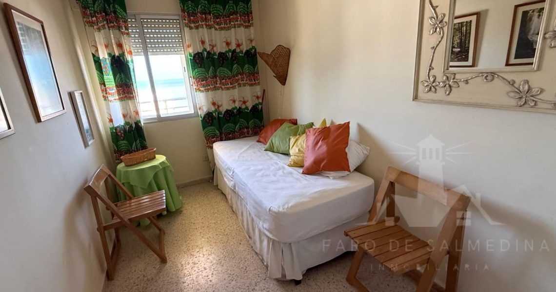 inmobiliariafarodesalmedina1ñ