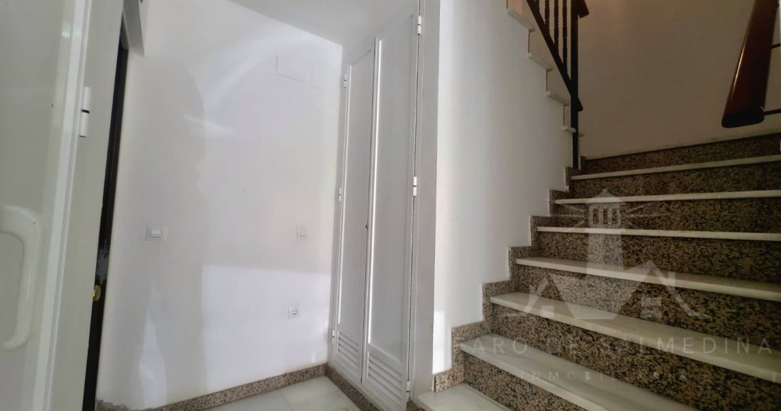 inmobiliariafarodesalmedina1ddd