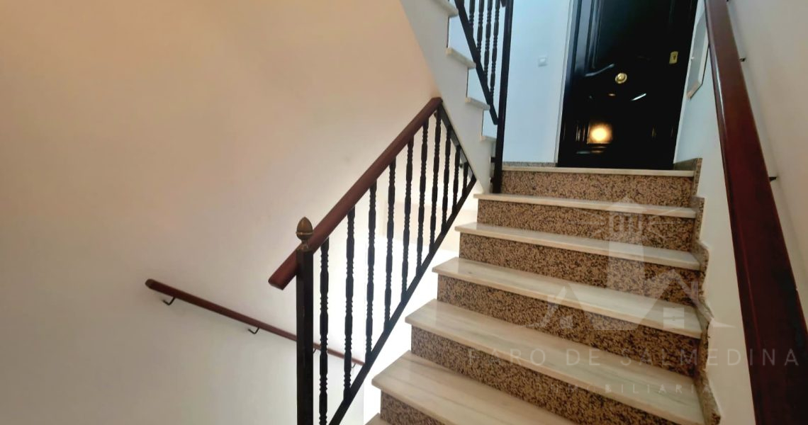inmobiliariafarodesalmedina1e